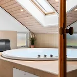 Pet Friendly In With Sauna بيت للعطل